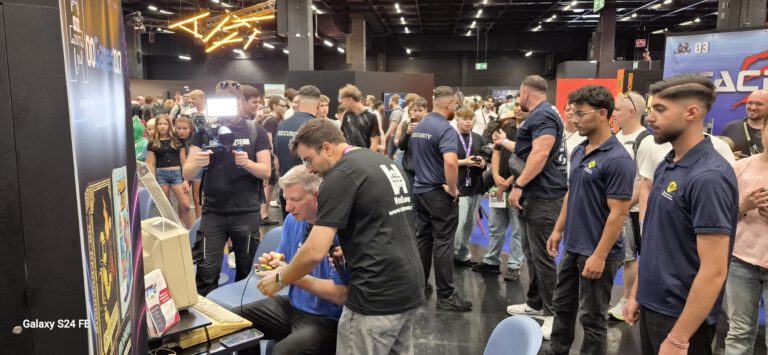 Schradin in der Retro Area auf der Gamescom 2026.