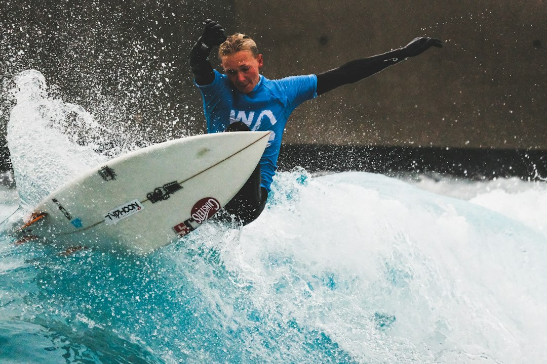 Surfpark Stade: Baustopp aufgehoben – warum das OVG jetzt grünes Licht gibt