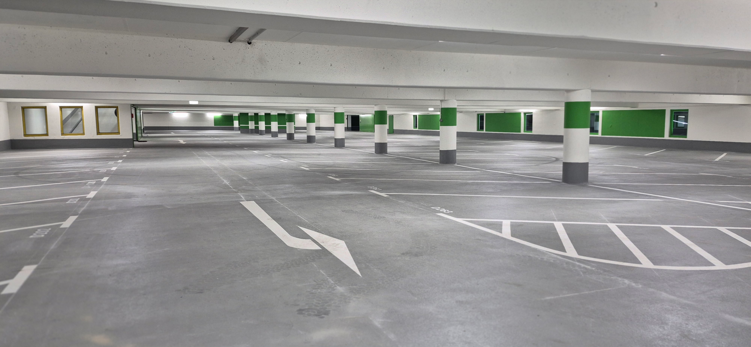 Untere Ebene der Parkgarage Am Sande in Stade während der laufenden Sanierungsarbeiten