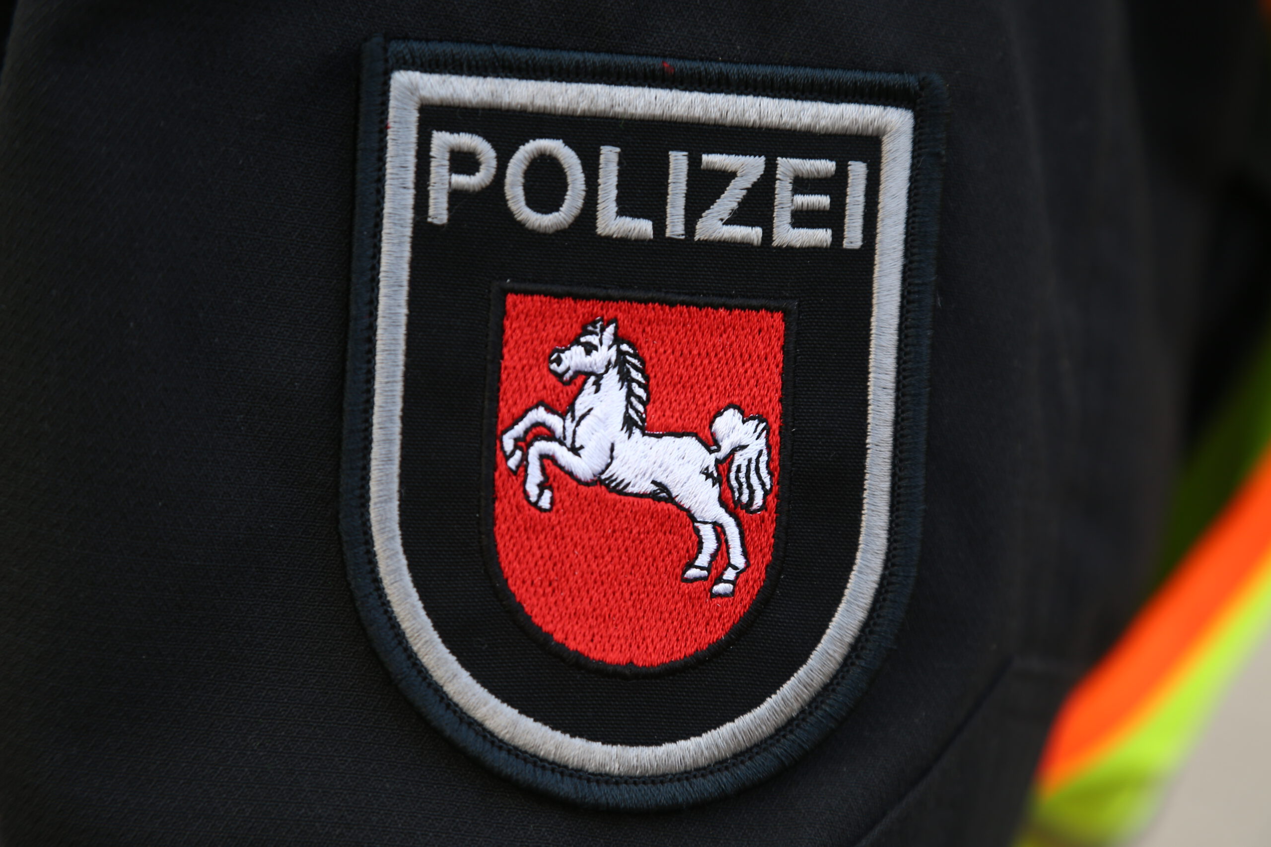 Massenschlägerei an der BBS III: Was bekannt ist – und warum der Landkreis die Hallennutzung stoppt
