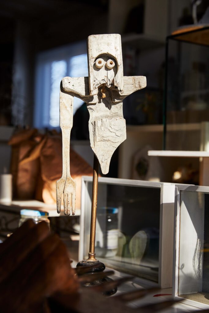 Figur aus Fundstücken von Franz Winzentsen